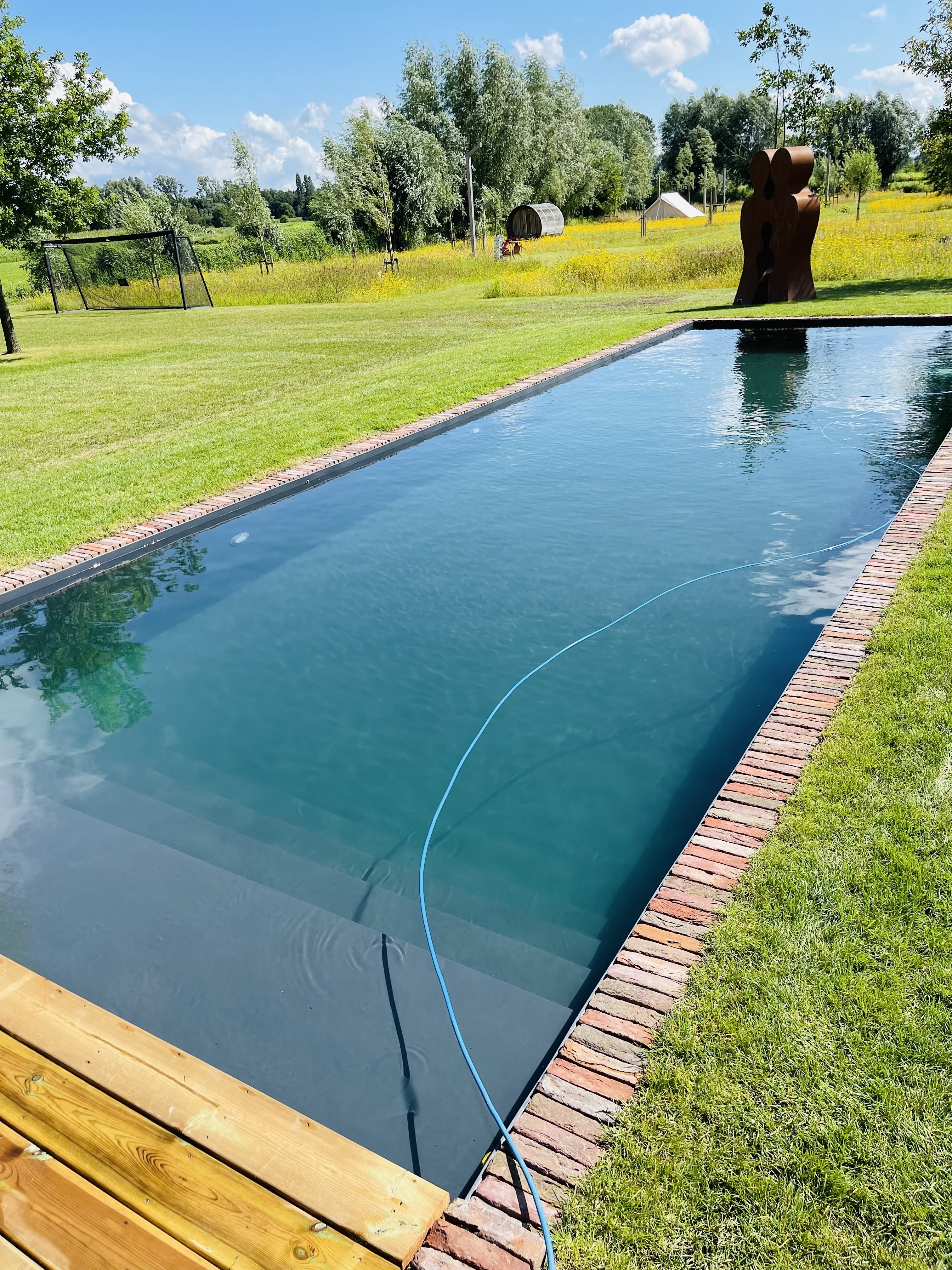 anthracite-colored-prefabricated-pool-Laarne-BE-2