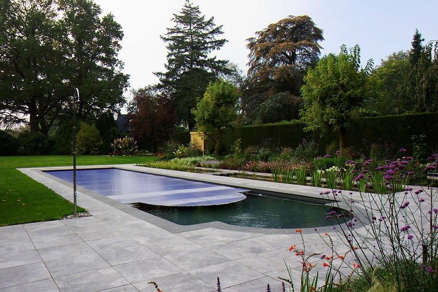 design-traditionnel-pour-ce-living-pool 