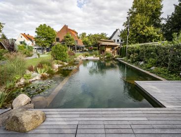 swimming-pond-Nordenham-DE